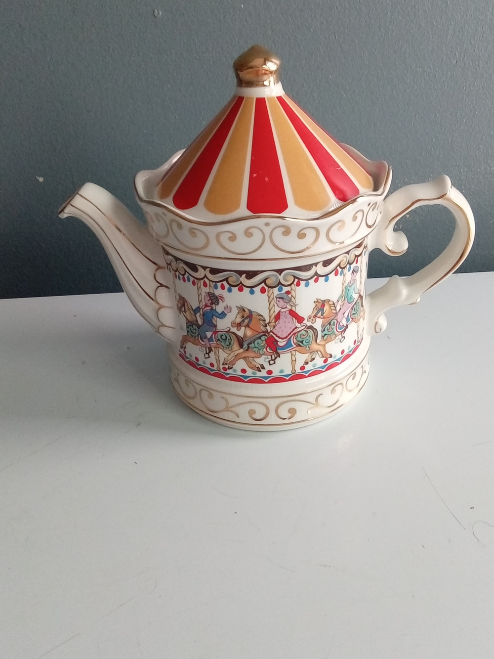 Sadler Edwardian Entertainments Carousel Teapot Staffordshire England Gold Trim